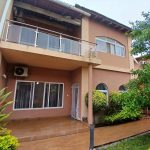 Vender: Moradia T4 no Condomínio Triunfo