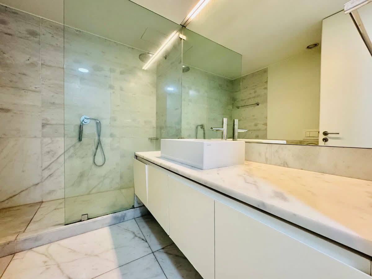 749681387_1056571470211142_5570467334160907220_n Vender: Apartamento T3 no Condomínio Platinum Residence – Polana