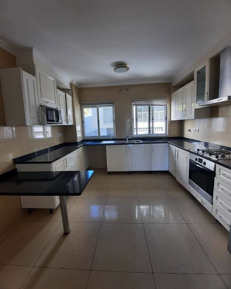 750229984_1056880686846887_7976245125746168822_n Vender: Apartamento T3 no Condomínio The Palm