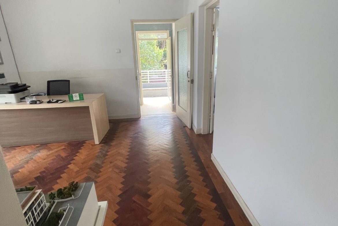 Vender: Moradia geminada T3 na Polana