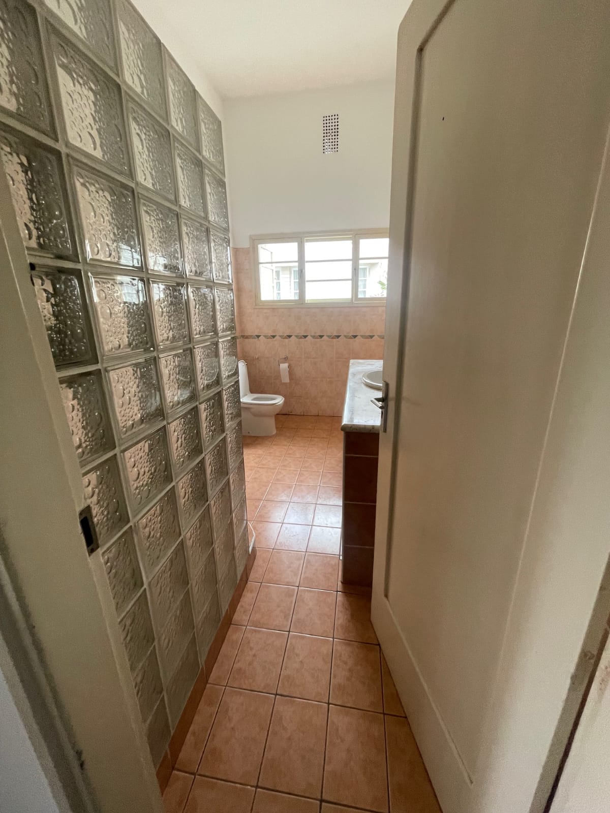 Vender: Moradia geminada T3 na Polana