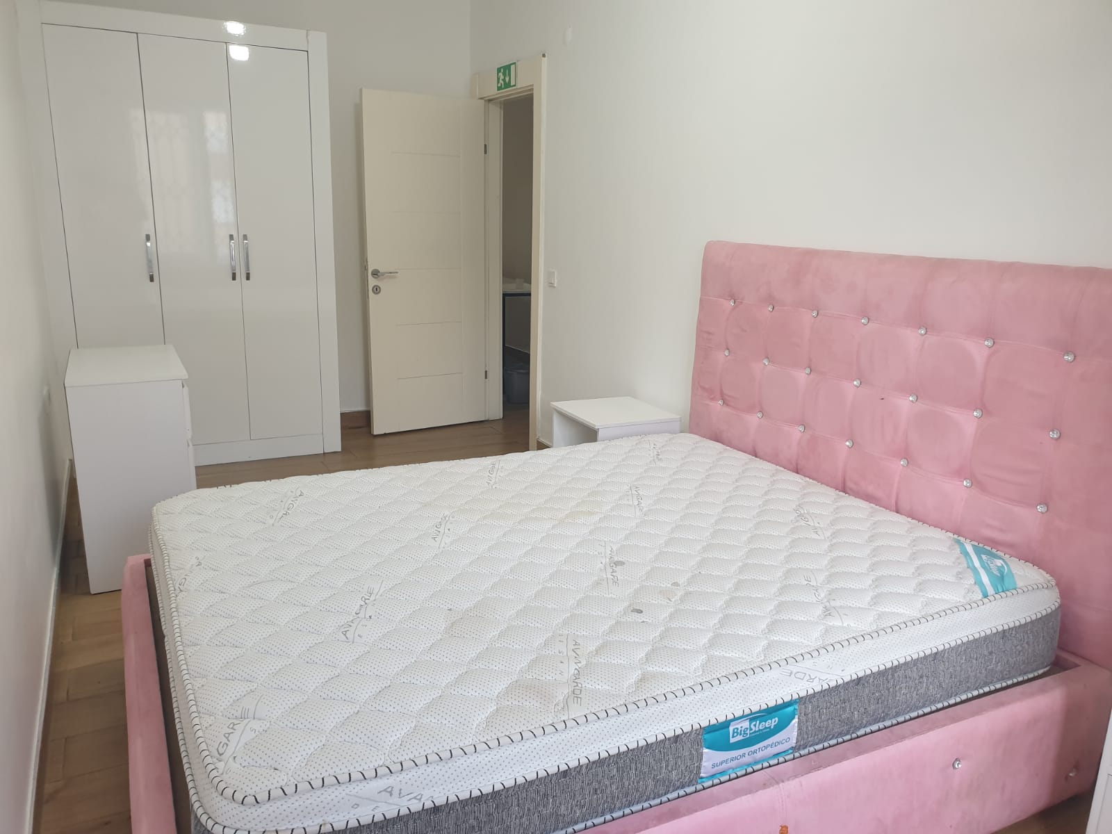 Vender: Apartamento T3 No Condomínio Umran
