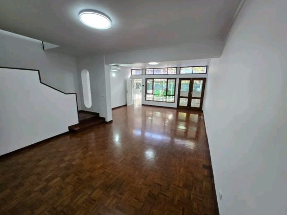 Arrendar: Deslumbrante Moradia Duplex T4 na Coop