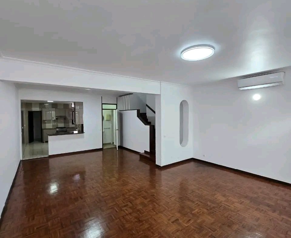 Arrendar: Deslumbrante Moradia Duplex T4 na Coop