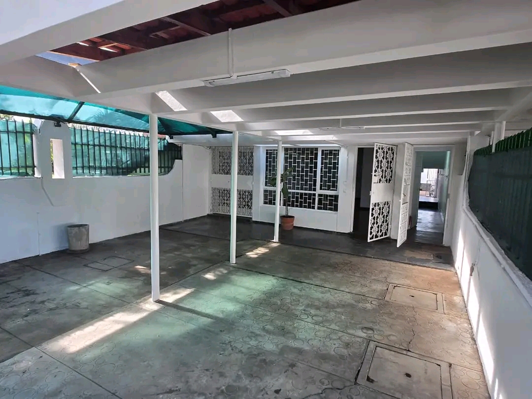 Arrendar: Deslumbrante Moradia Duplex T4 na Coop
