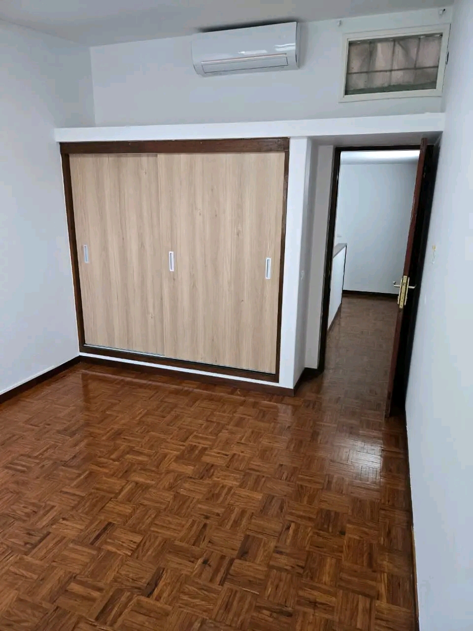 Arrendar: Deslumbrante Moradia Duplex T4 na Coop