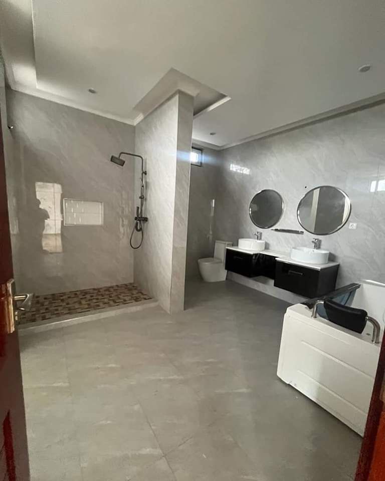 Vender: Moradia T5 de Luxo No Triunfo Novo