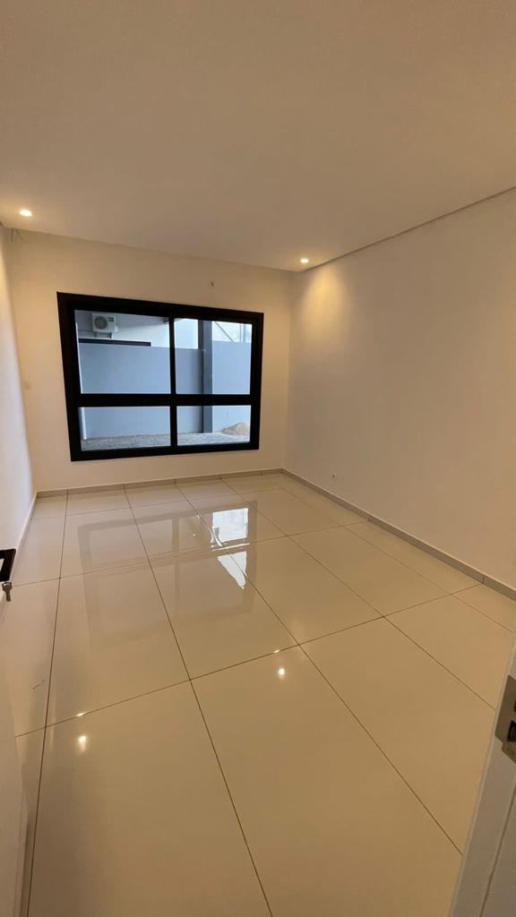 Vender: Moradia T6 No Triunfo Novo