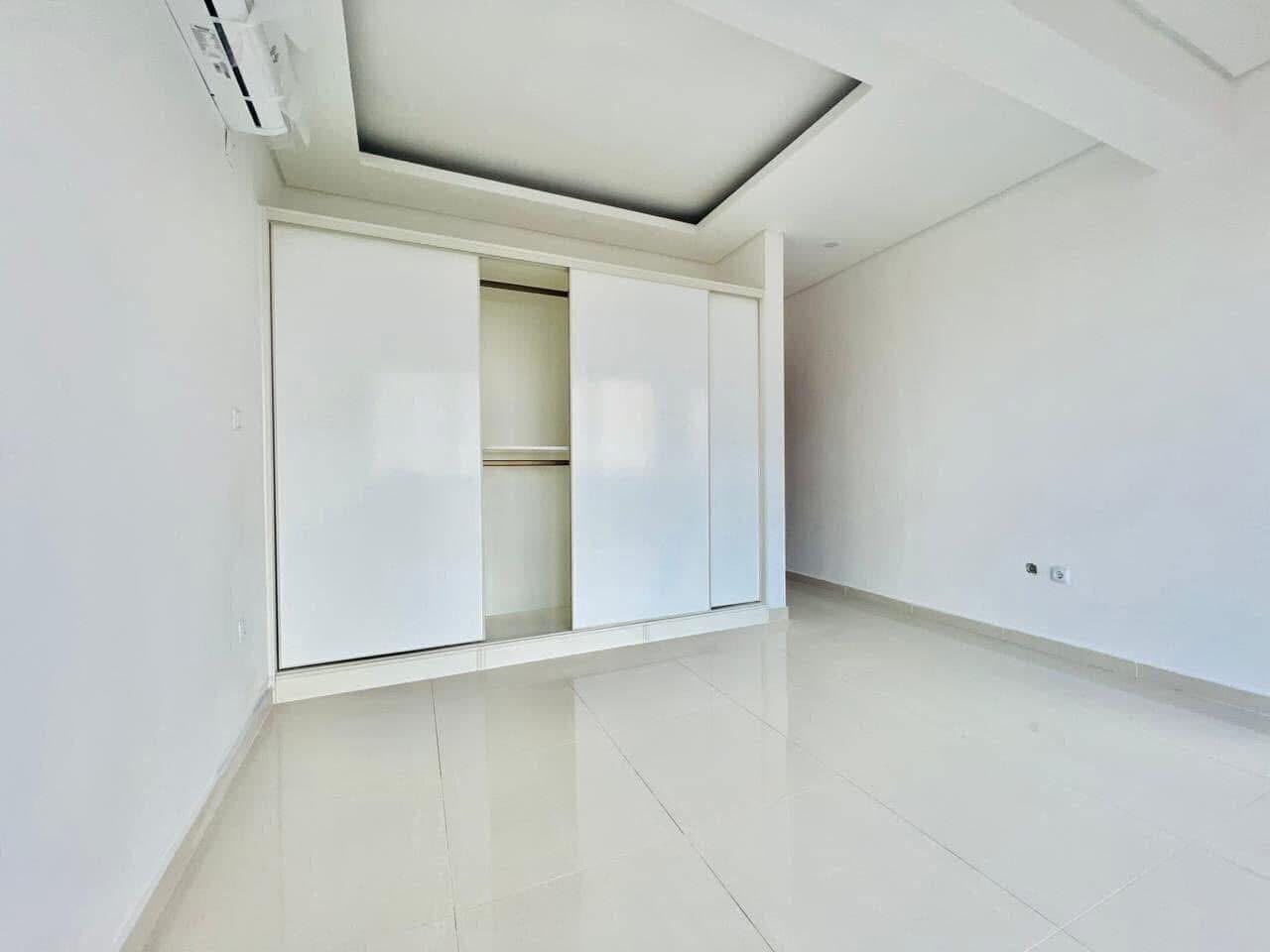 Vender: Moradia T5 No Triunfo Novo