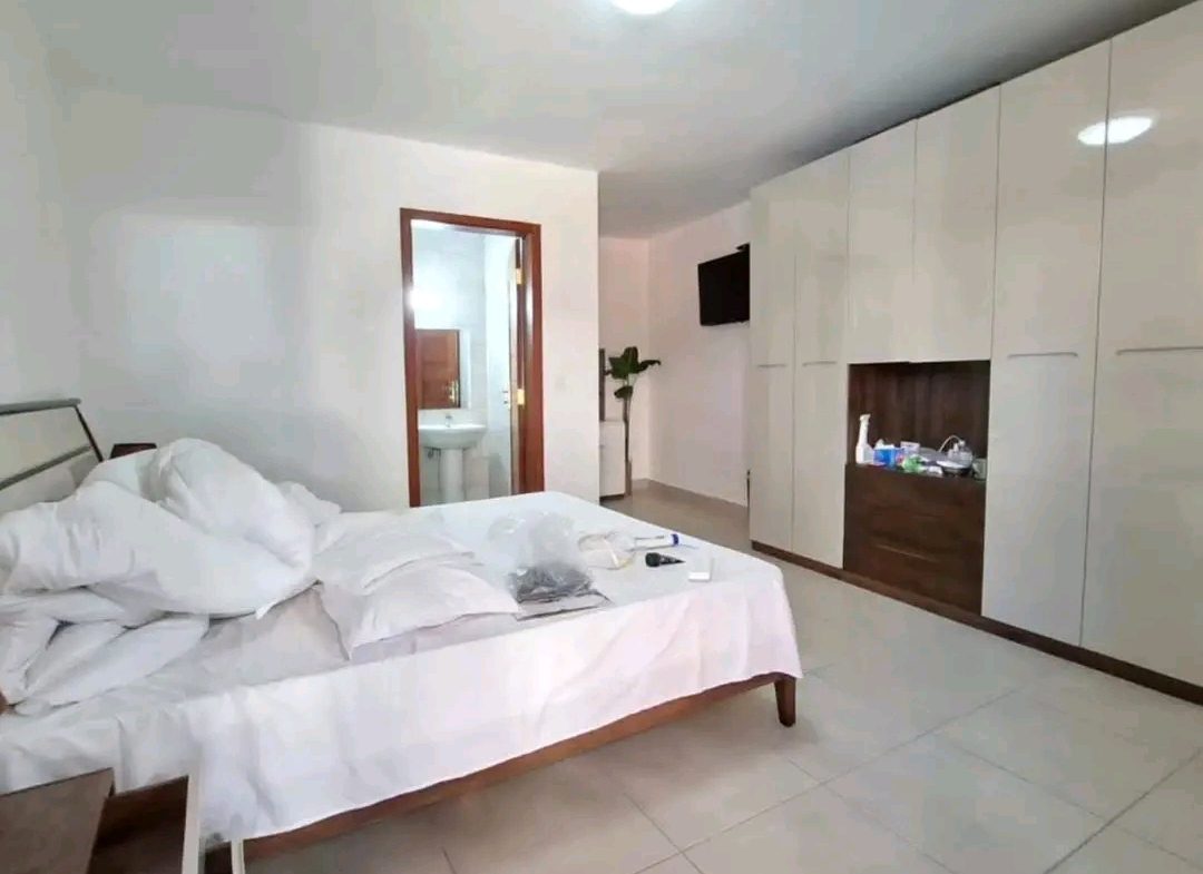 Vender: Moradia T4 Luxuoso No Triunfo Novo