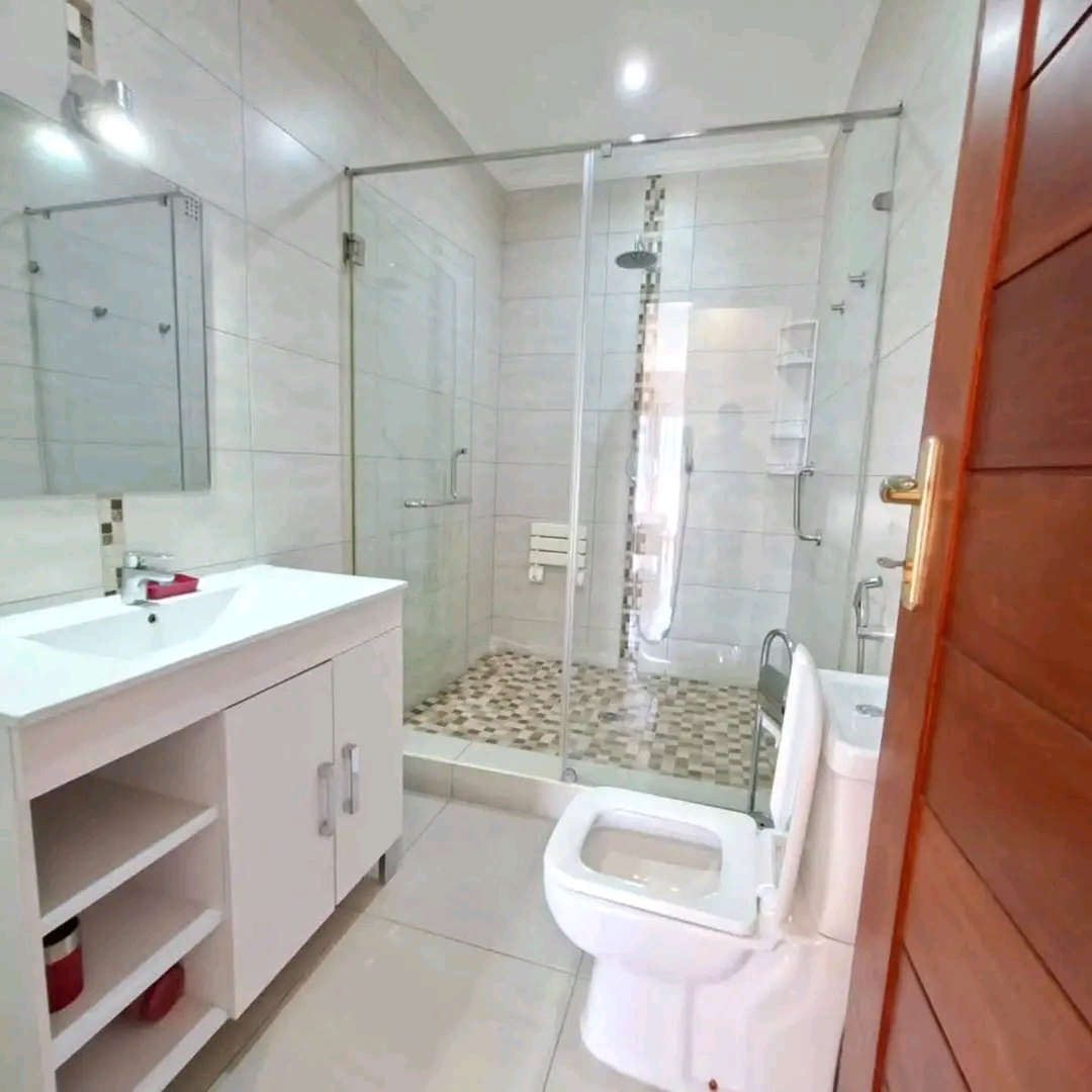 1002736020 Vender: Moradia T4 Luxuoso No Triunfo Novo