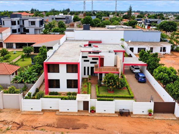 Vender: Moradia T4 Na Matola