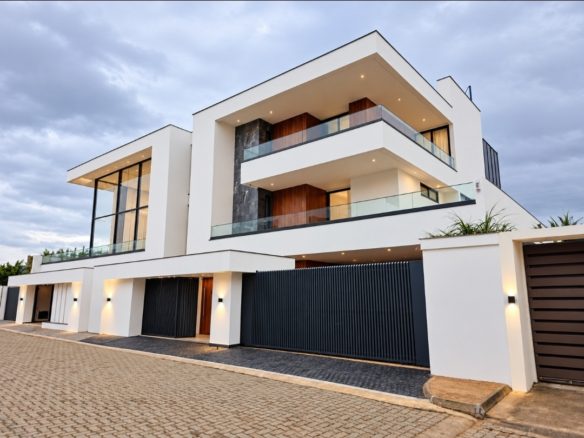 Vender: Moradia T5 no Triunfo Novo