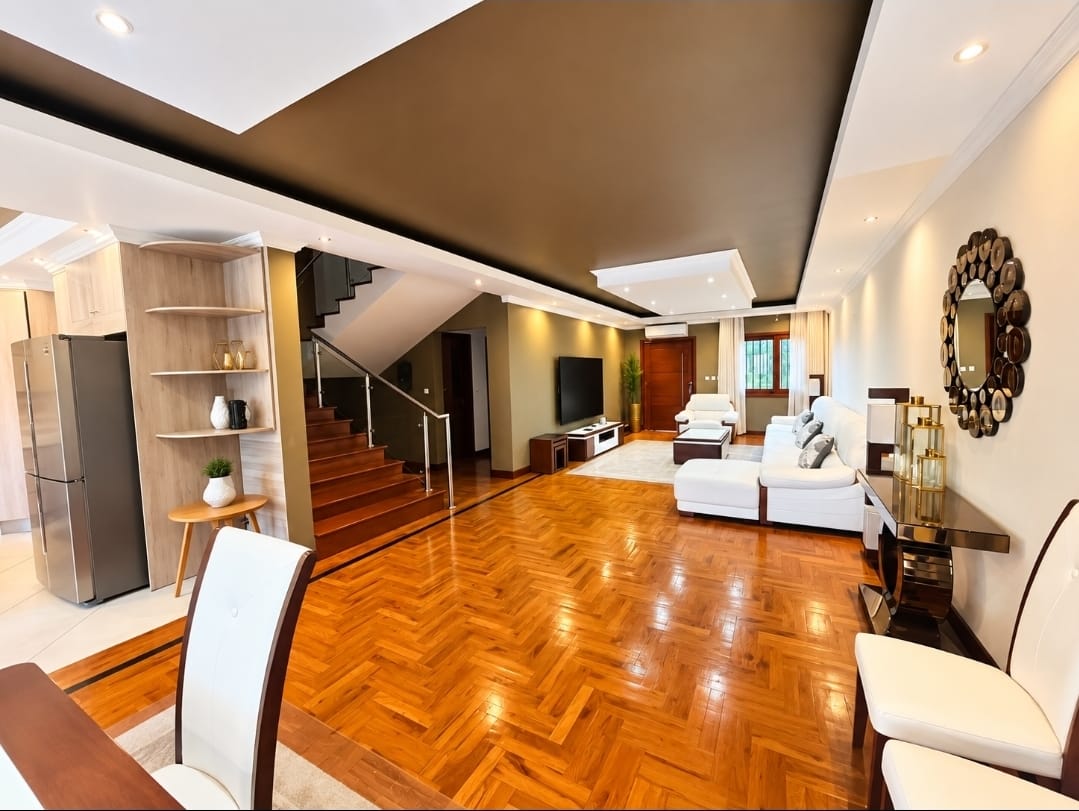 Vender: Moradia T4 No Triunfo Novo
