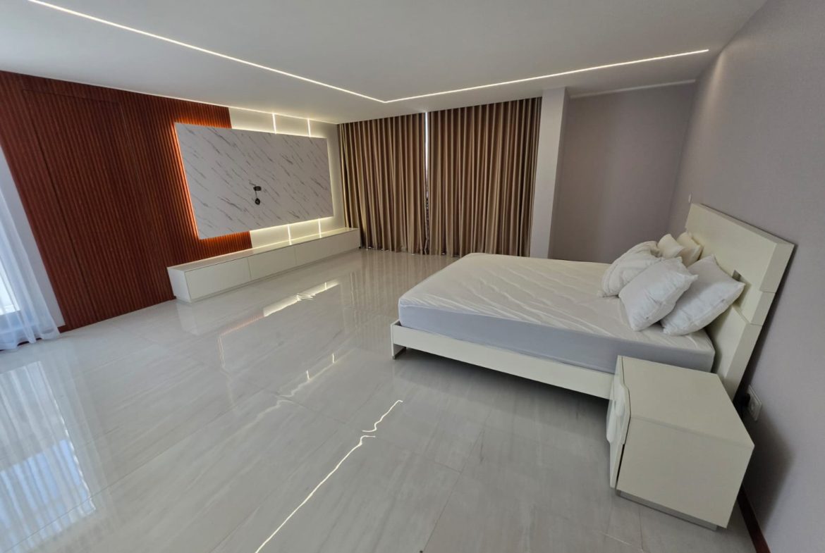Vender: Moradia T4 Na Sommerschield 1