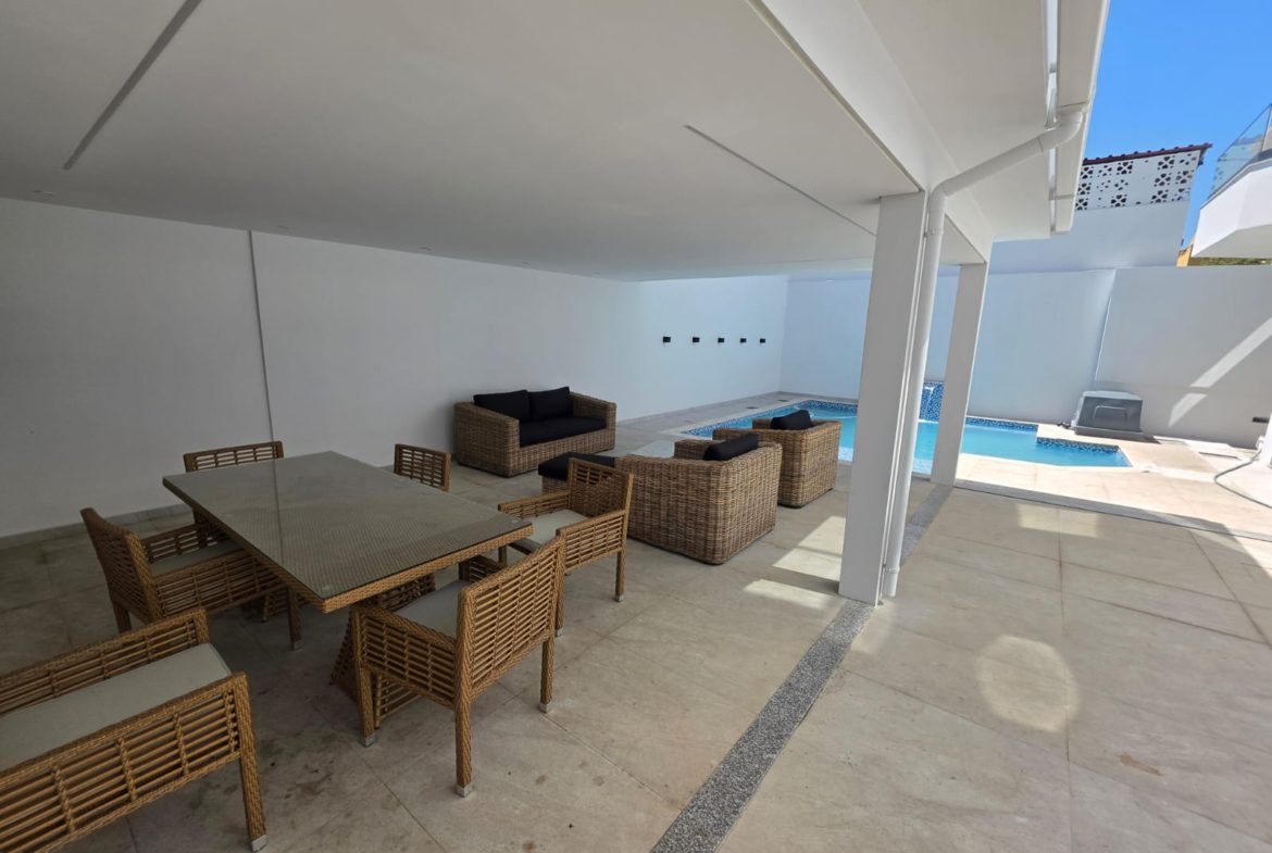 Vender: Moradia T4 Na Sommerschield 1