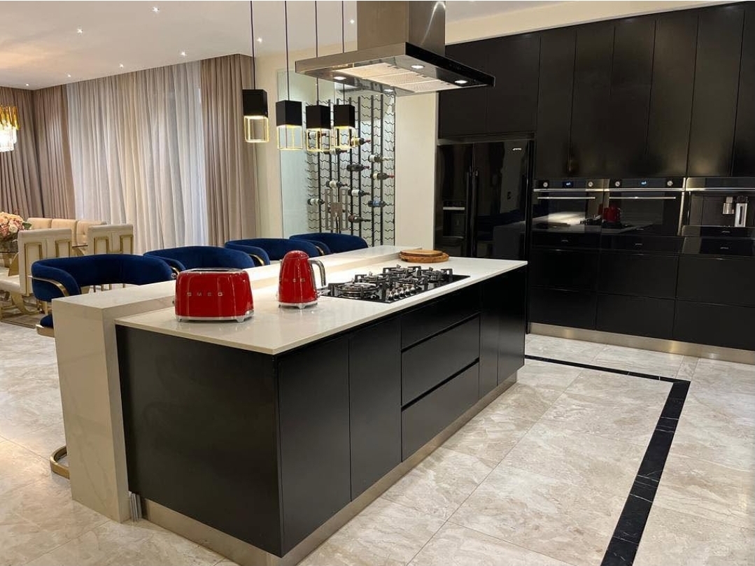 Vender: Moradia T4 Na Costa do Sol- Mapulene