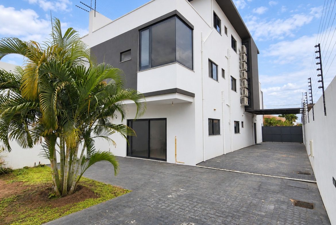 Vender: Moradia T5 No Triunfo Novo