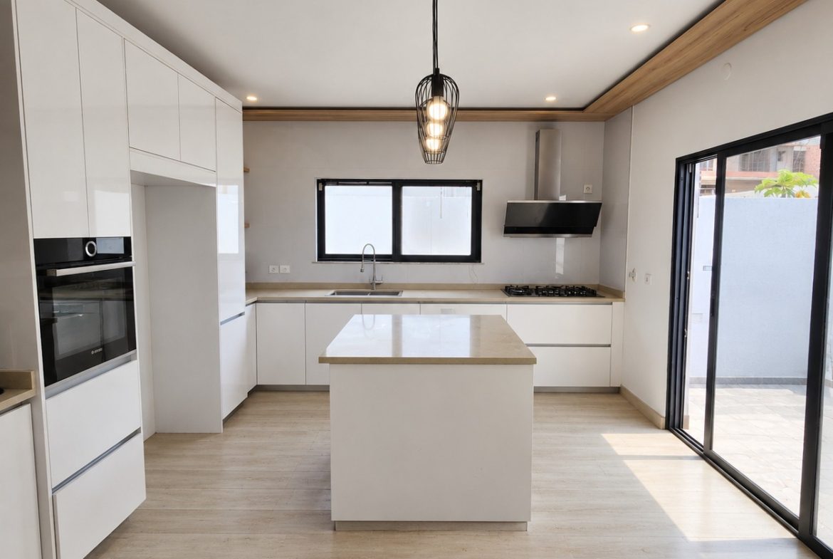 Vender: Moradia T5 No Triunfo Novo