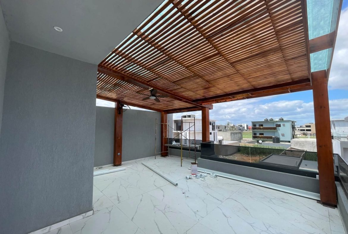 Vender: Moradia T4 no Triunfo Novo